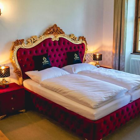 Innviertler Versailles Aurolzmunster Екстериор снимка